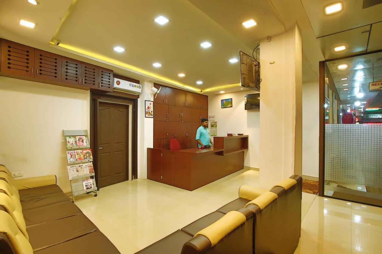 ホテル Karibu Residency マラプラム エクステリア 写真