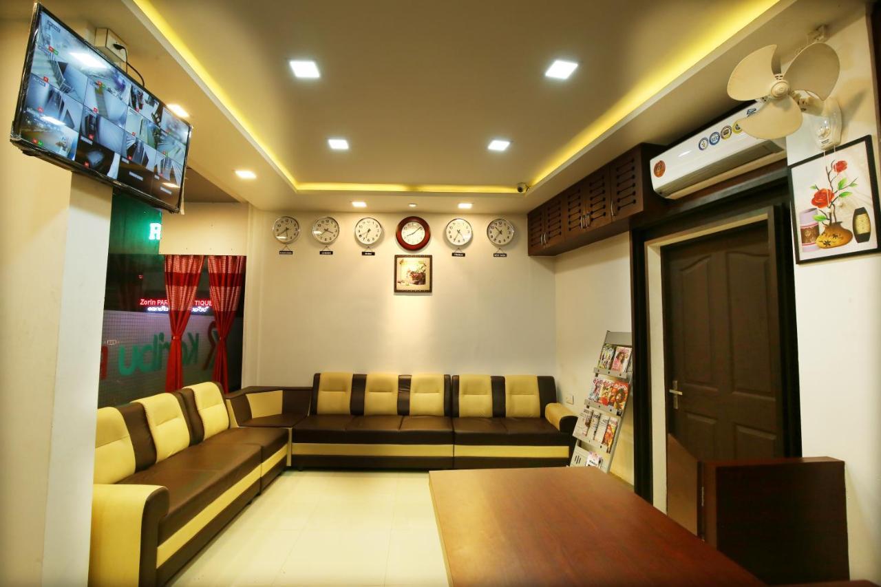 ホテル Karibu Residency マラプラム エクステリア 写真