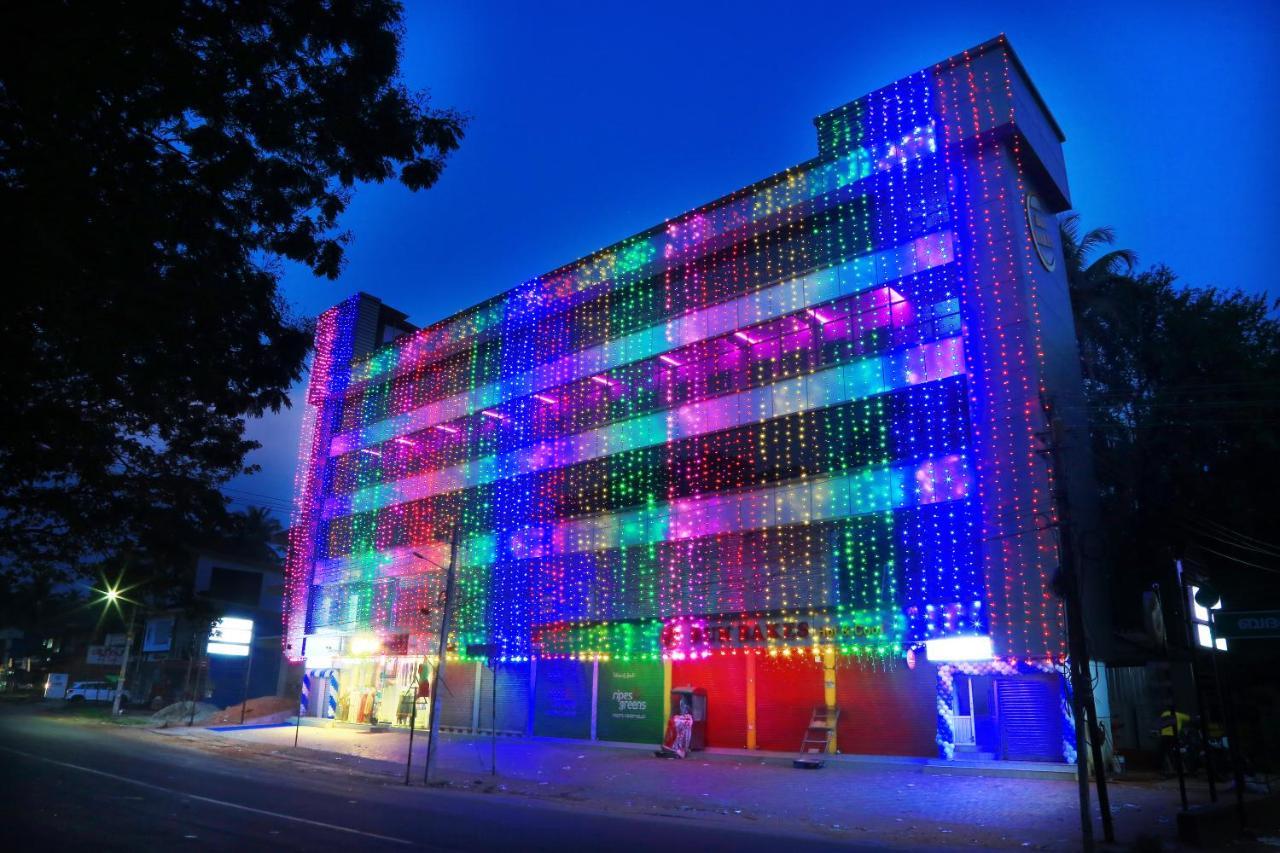 ホテル Karibu Residency マラプラム エクステリア 写真